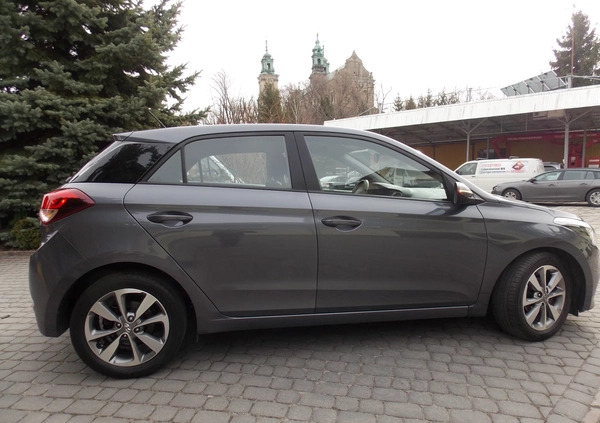 Hyundai i20 cena 35900 przebieg: 166500, rok produkcji 2015 z Jarosław małe 407